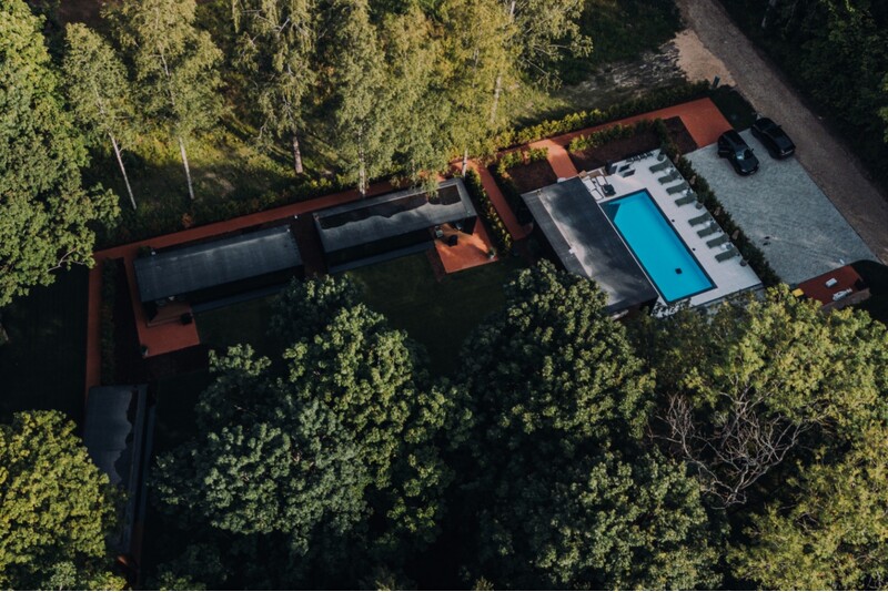 Nakvynė „Stars Resort“ su sauna ir sezoniniu poilsiu baseine šeimai