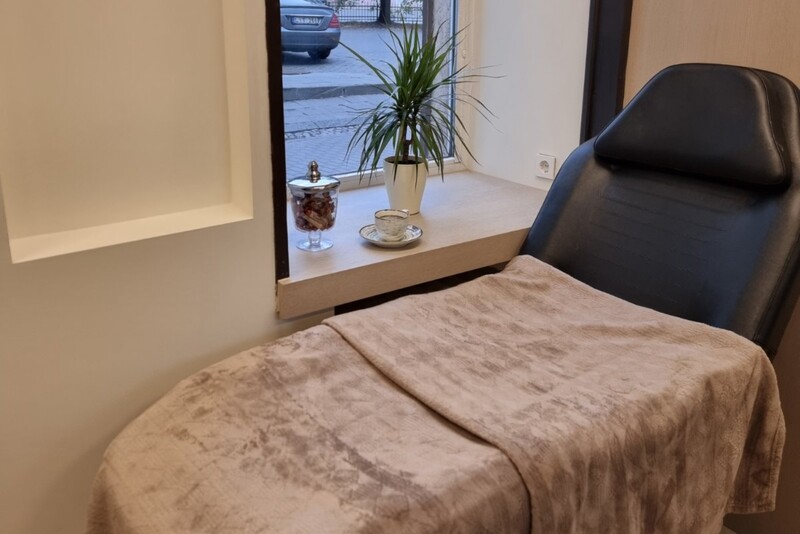Nook SECRET POTION intensyviai atkurianti plaukų procedūra Vilniuje
