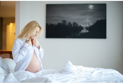 Nėštukės fotosesija studijoje arba pasirinktoje vietoje Utenoje