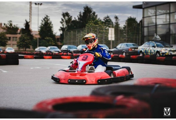 Pasivažinėjimas kartingu „TopKart“ Šiauliuose