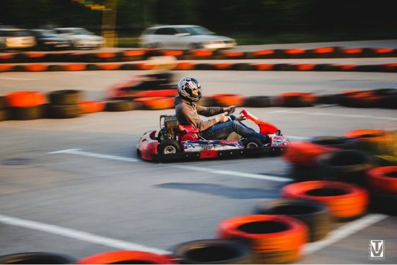 Pasivažinėjimas kartingais „TopKart“ Šiauliuose