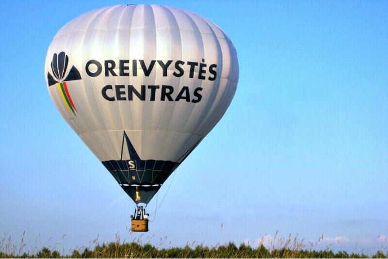 Skrydis oro balionu virš Panevėžio su „Oreivystės centru“