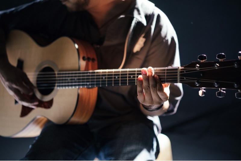 Gitaros kursai Kaune (4 individualios pamokos)