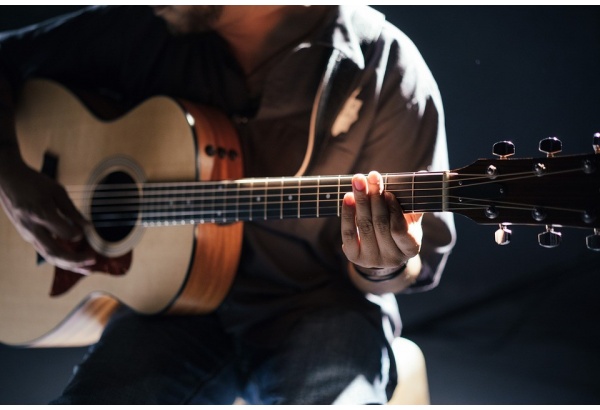 4 grupinės gitaros pamokos Kaune
