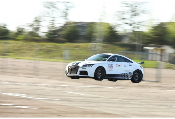 Ekstremalus pasivažinėjimas su „AUDI TT RS“ Nemuno žiedo trasoje
