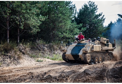 Vairuok Anglijos kariuomenės šarvuotį FV432 Vilniuje