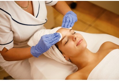 „STOP acne“ veido procedūra grožio salone „Body roll