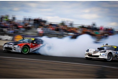 Bernvakaris arba mergvakaris su „SIDE to SIDE Drift Team“ drifteriais Vilniuje