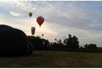 Romantika alsuojantis skrydis oro balionu dviem Birštone