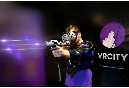 Pramogos virtualios realybės erdvėje VR CITY Vilniuje