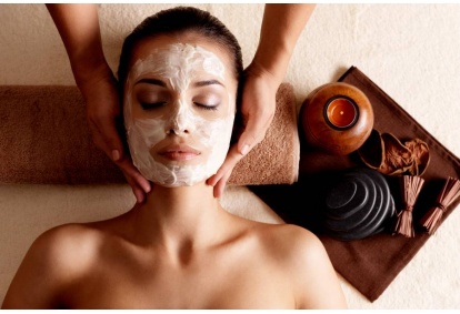 Intensyvaus drėkinimo procedūra veidui salone „Face and Body Loft“ Kaune