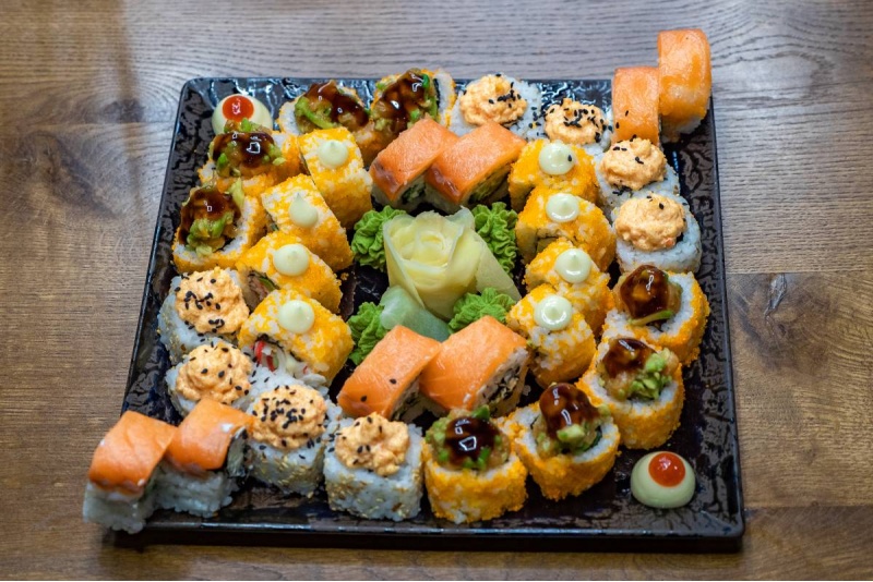 32 vnt. sušių rinkinys restorane „ShakeSnack“ Vilniuje