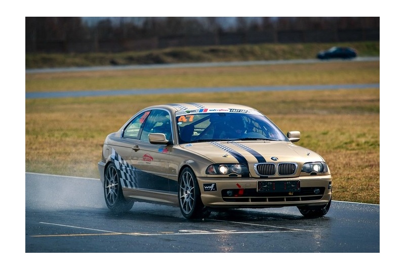 Vairuok sportinį „BMW 328i“ Nemuno žiedo trasoje