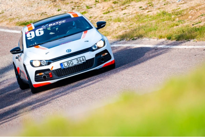 Vairuok sportinį „Volkswagen Scirocco R“ Nemuno žiede