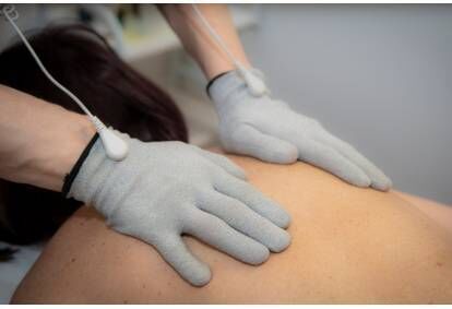 Bioenergetinis masažas salone „Gydančios rankos“ Klaipėdoje