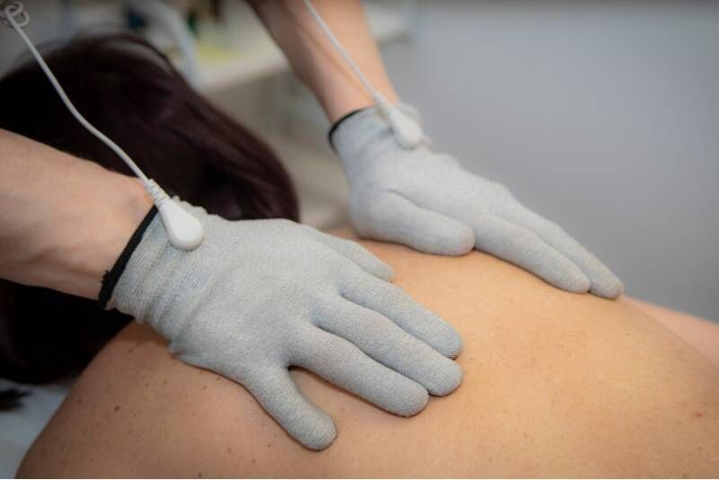 Bioenergetinis masažas salone „Gydančios rankos“ Klaipėdoje