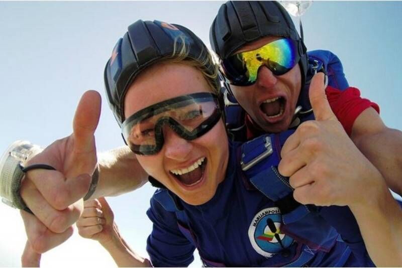 Tandem šuolis parašiutu su filmavimu Sasnavos aerodrome Marijampolėje