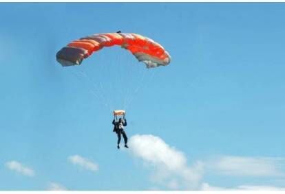 Šuolis sparno tipo parašiutu su filmavimu Sasnavos aerodrome Marijampolėje