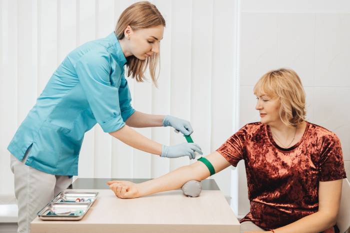 Išplėstinė moters kraujo ištyrimo programa klinikoje „Biofirst“ Kaune