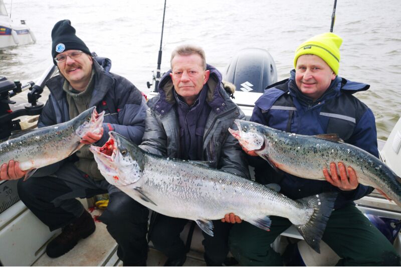 Lašišos žvejyba su gidu kompanijai Baltijos jūroje