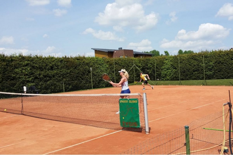 Teniso žaidimas ir pirtis sporto klube „Žygis“ Raseiniuose