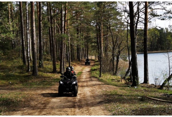 Žygis keturračiais Labanoro girioje