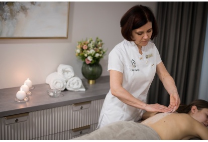 Prabangus SPA masažų kompleksas su šveitimu „Aukso prisilietimas“ Marijampolėje