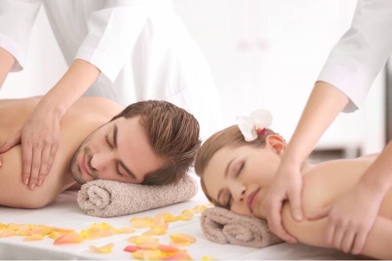 Aromaterapinis masažas dviem „Romeo ir Džiuljetos sapnas“