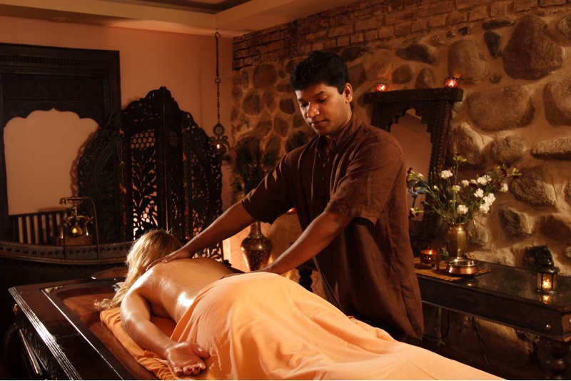 SHANTI Karališkas ritualas su masažu ir rožių vonia „SPA Shanti“ Kaune ir Vilniuje