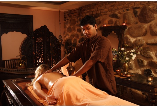 SHANTI Karališkas ritualas su masažu ir rožių vonia „SPA Shanti“ Kaune ir Vilniuje
