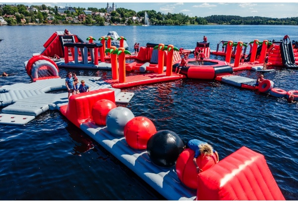 Apsilankymas vandens batutų parke „Water Inn“ Zarasuose