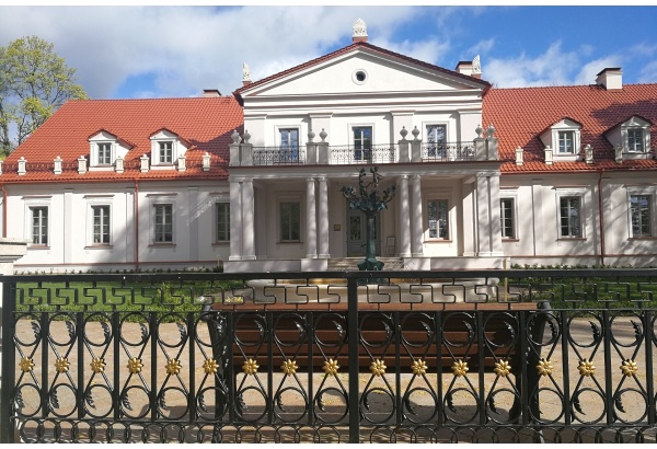 Ekskursija po Ilzenbergo dvaro rūmus ir dvarviete + dvariška degustacija