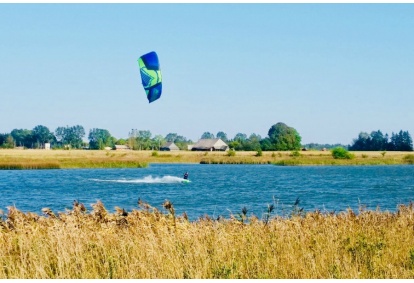 Įvadinė kaitavimo pamoka su „Kitesurfing School“